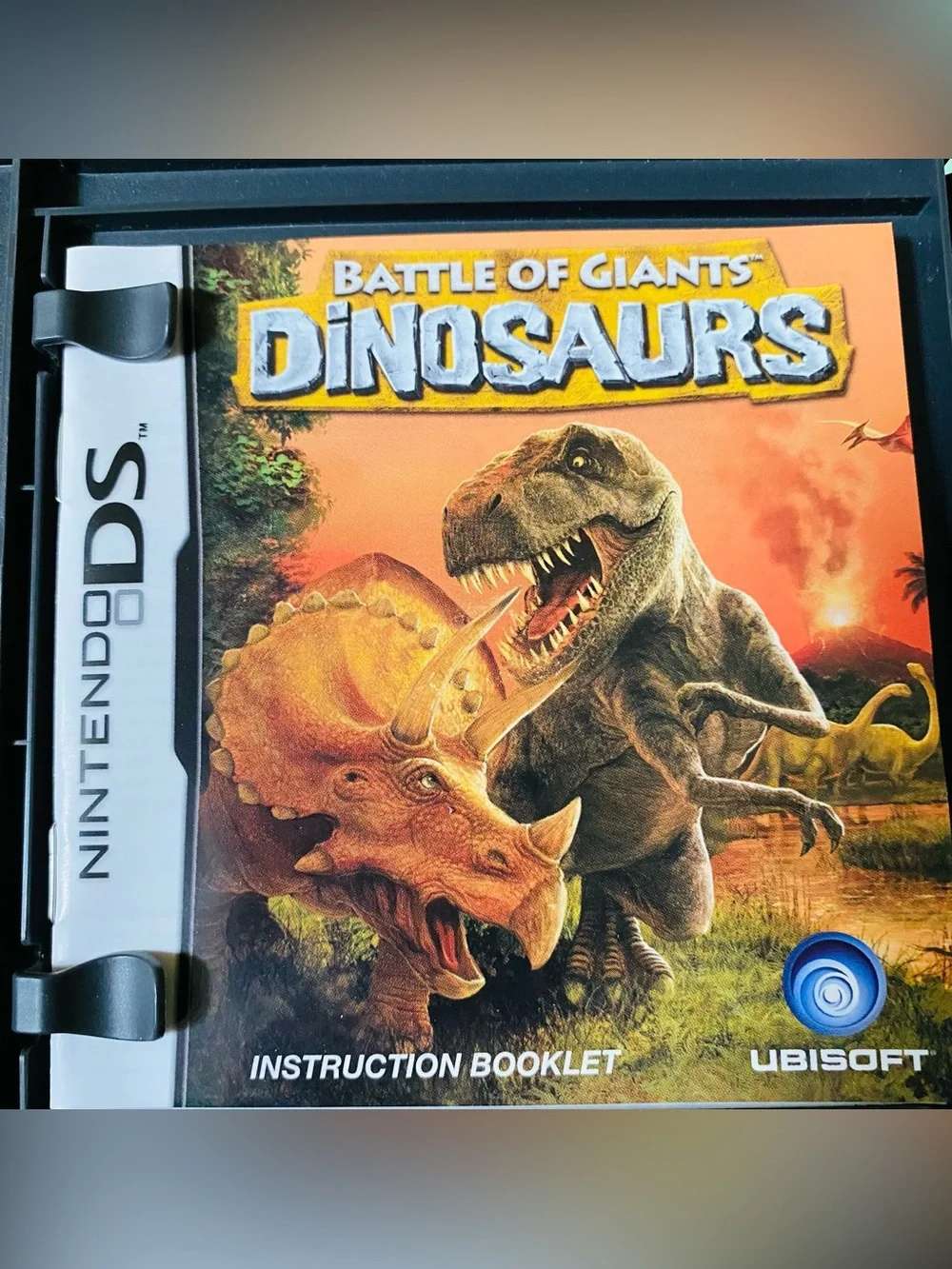 Nintendo DS Battle of Giants: Dinosaurs  EUC includes box, game, pamphlet